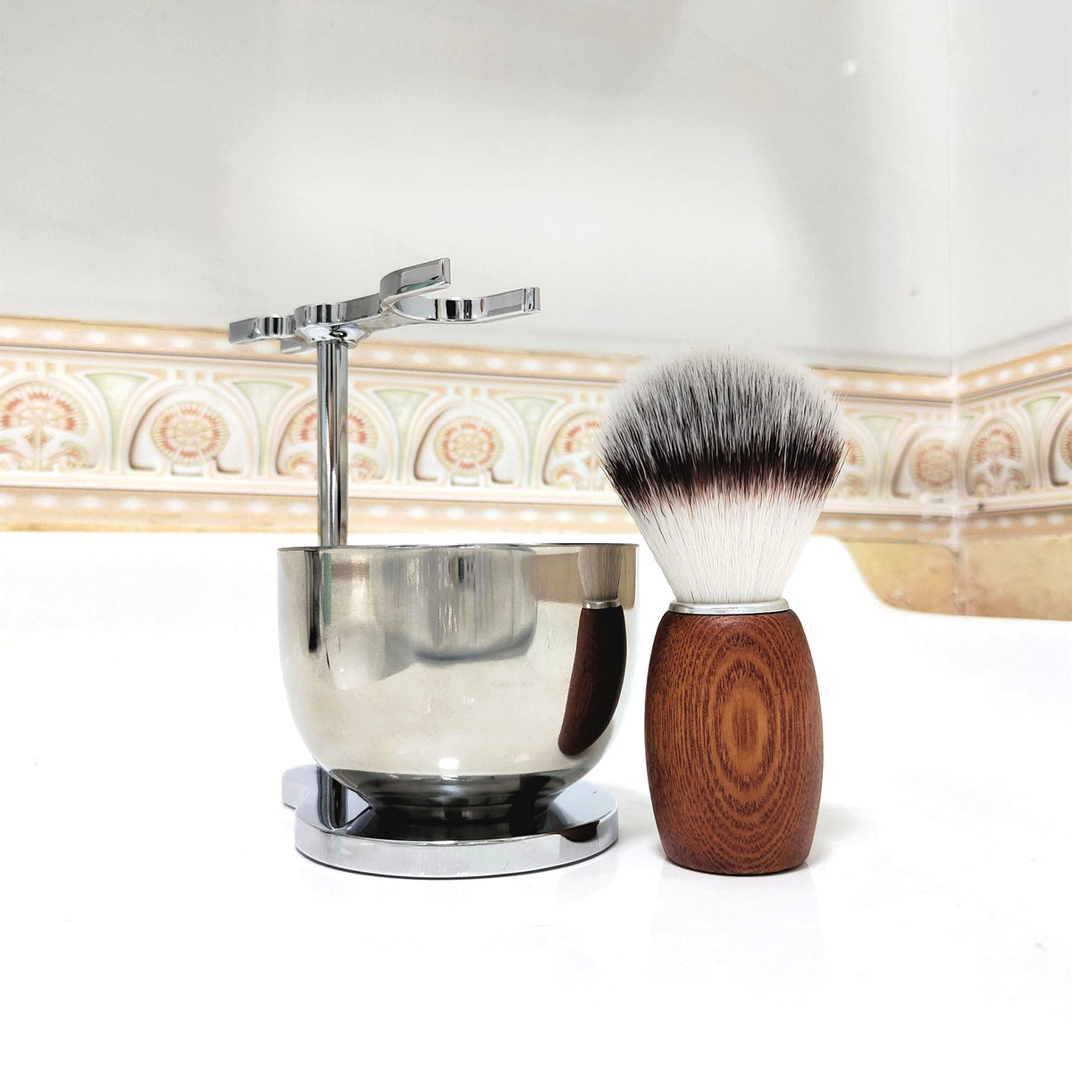 CRUCISRESIN full shaving kit arranged for a neat grooming routine.