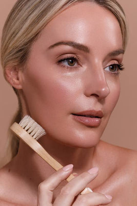 CSM packaging and travel-ready 2-piece set for on-the-go skincare.