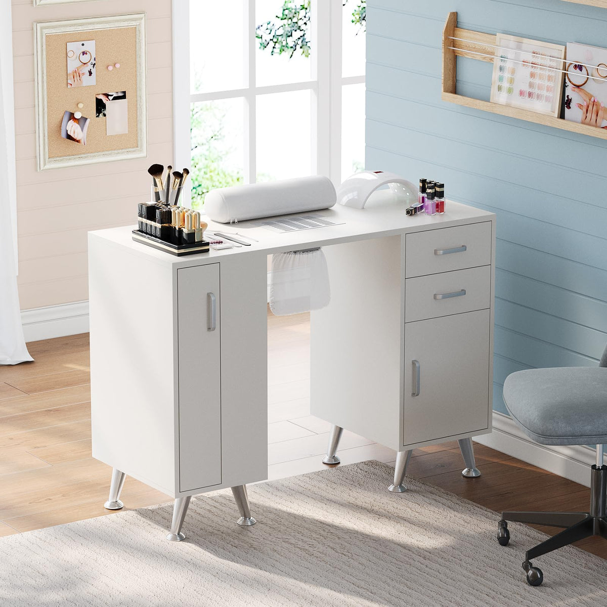CuisinSmart vertical pull-out locker provides secure, accessible storage during sessions.