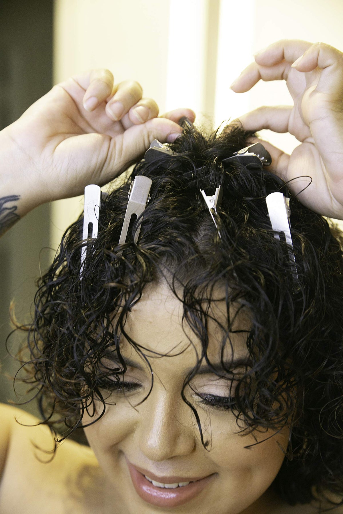 Curly Girl Large Root Alligator Clip side view, durable grip for curly hair