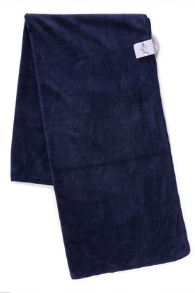 Curly Girl microfiber towel absorbs water quickly for frizz-free styling.