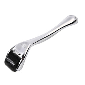 CYSSUS derma roller with ergonomic handle for comfortable microneedling sessions.
