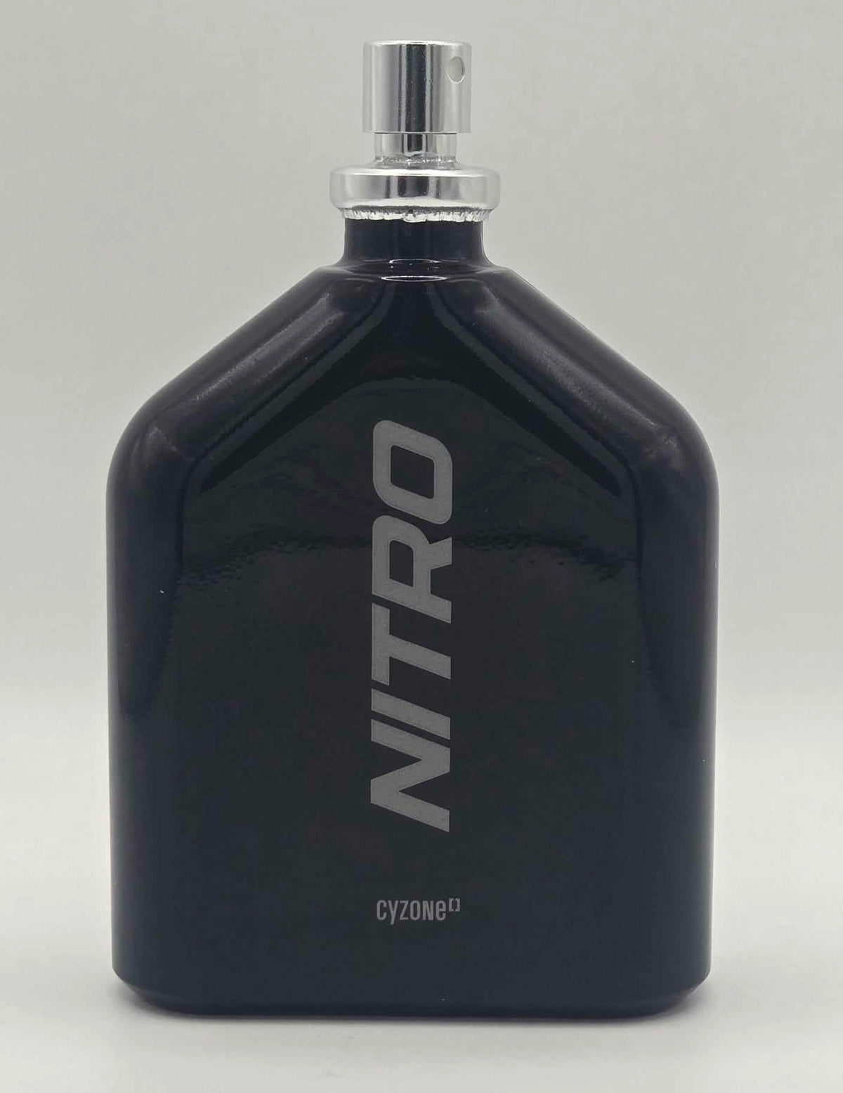 CyZone Nitro bottle top view for masculine everyday wear.