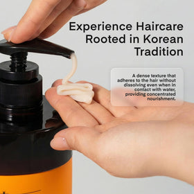 Daeng Gi Meo Ri mask can be applied on wet or towel-dried hair.