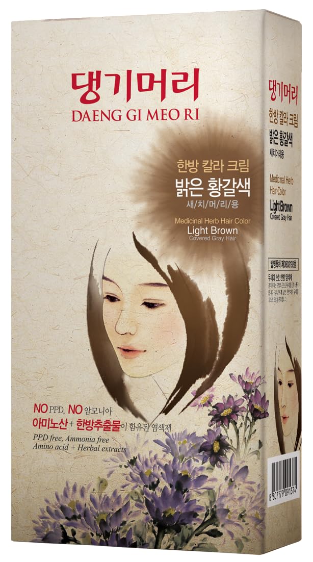 Daeng Gi Meo Ri light brown dye bottle ready for application.