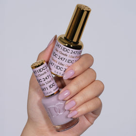 Daisy DND DC Gel Polish Lilac Clouds nails with long-lasting finish