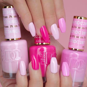 Daisy DND DC Nail Lacquer duo box displays matching pink tones for coordinated looks.