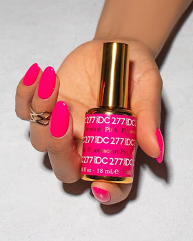 Daisy DND DC Pink Collection packaging highlights the matching gel and lacquer duo.