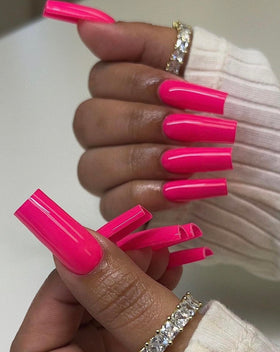 DAISY DND Coral Bells gel polish shade with rich pigmentation