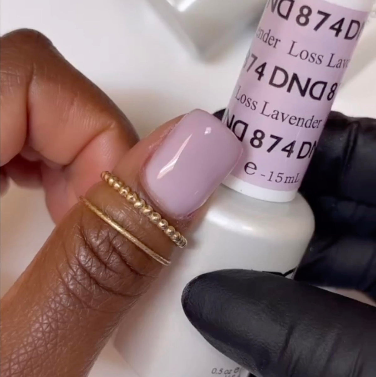 Daisy DND Loss Lavender nail lacquer close up highlighting smooth coverage