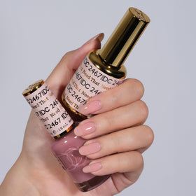 Daisy DND Need That 2467 lacquer bottle for quick air-dry finish.