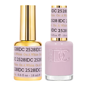 Daisy DND On A Whim 2528 gel polish bottle in pastel purple for long-lasting color.