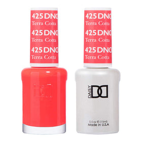 DAISY DND Terra Cotta 425 gel polish bottle shows vibrant, long-wearing color