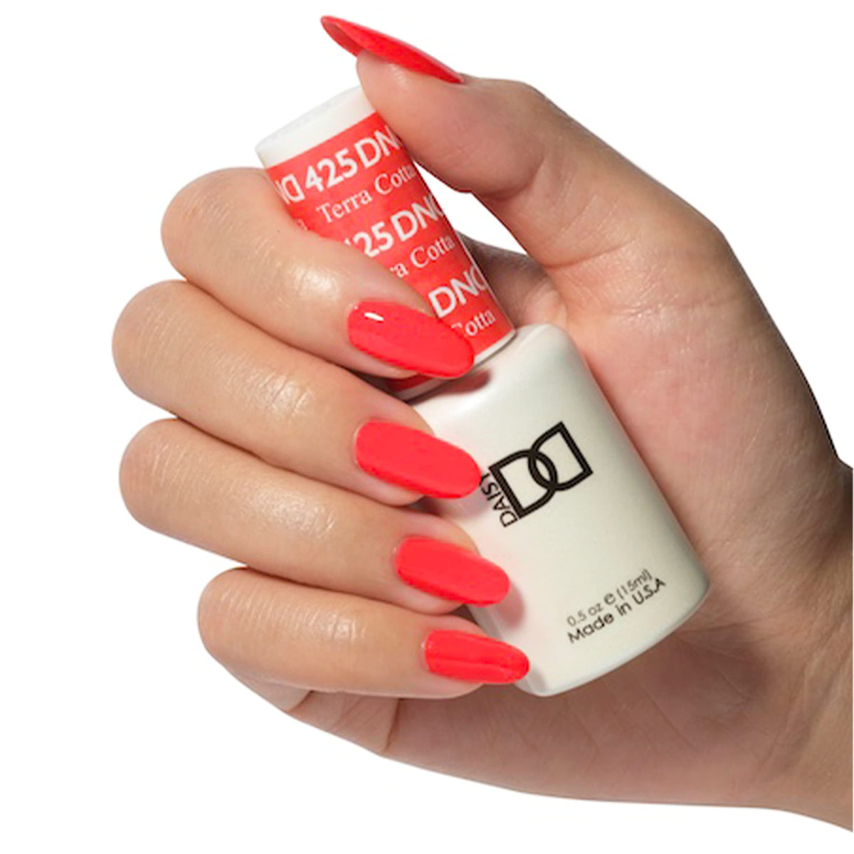 DAISY DND Terra Cotta 425 lacquer bottle ready to deliver a coordinated manicure finish