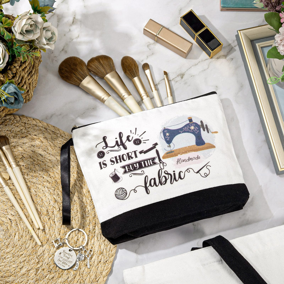 Dansydaisy pig-print design close-up adds playful charm for gifting.