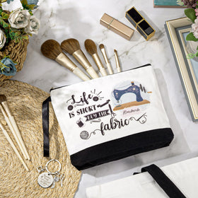 Dansydaisy pig-print design close-up adds playful charm for gifting.