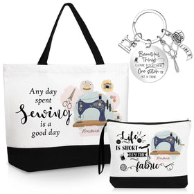 Dansydaisy tote bag with pig design, ideal for travel and daily errands.