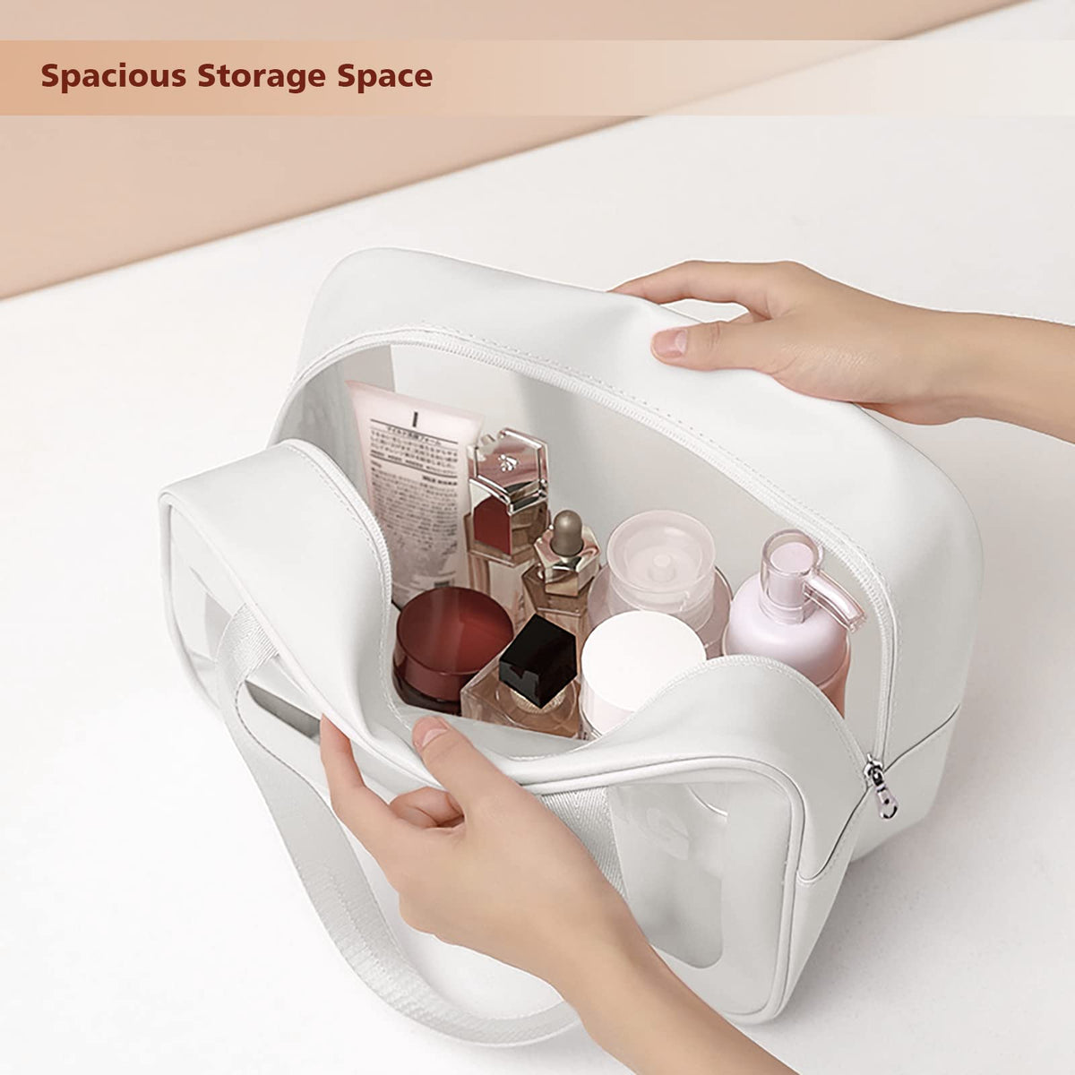 DAPOWER makeup bag medium keeps cosmetics organized for easy packing.