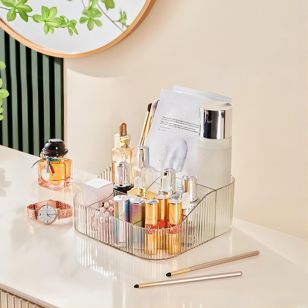 DASITON vintage-striped makeup brush holder adds retro charm to your vanity.