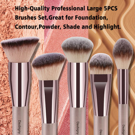 Daubigny powder and blush brush designed to apply powder evenly