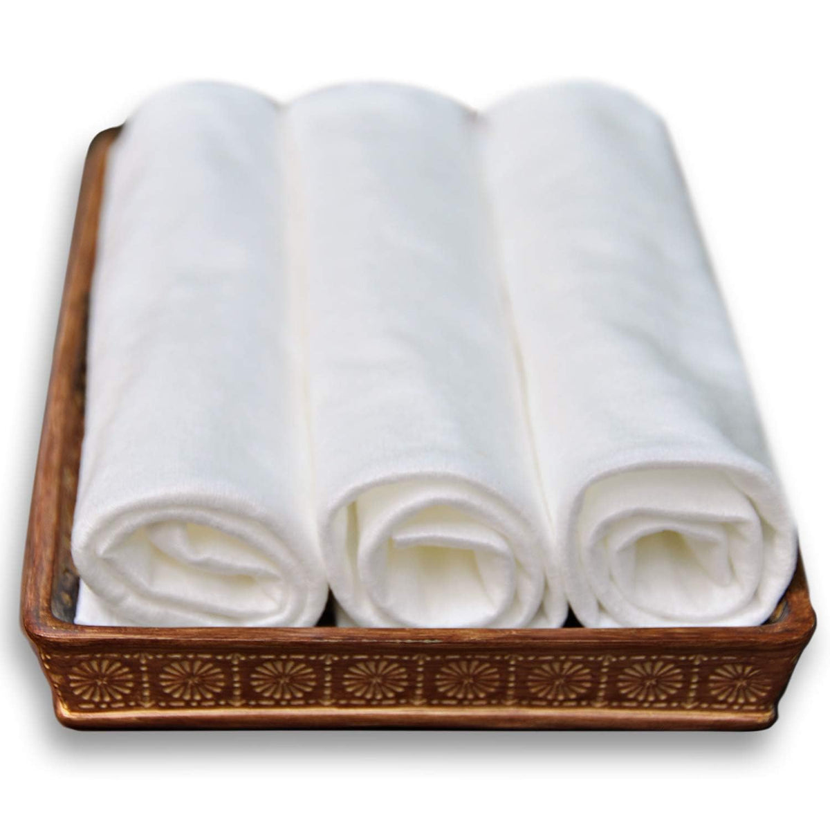 DAVELEN guest towel softness closeup, emphasizing plush spa-grade feel.
