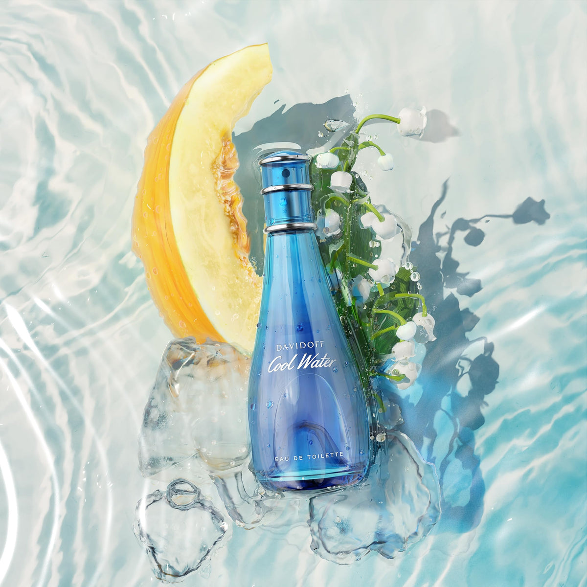 Davidoff Cool Water Woman bottle cap close-up hints at oceanic elegance and lasting impression.