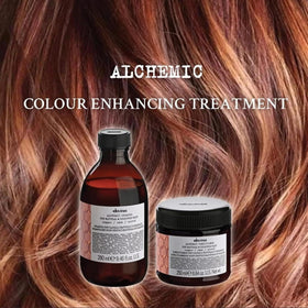Davines Alchemic Shampoo Copper deposit detail highlights enriched copper color.