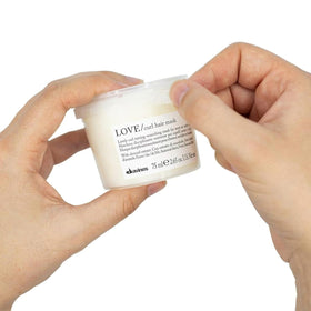 Davines Love Curl Mask texture close-up reveals creamy nourishment
