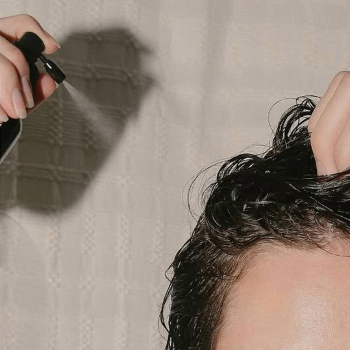 Davines Elevating Scalp Recovery close-up on bottle cap and branding