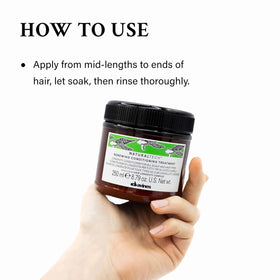 Creamy texture of Renewing Conditioning ideal for daily use and ease of spreading.
