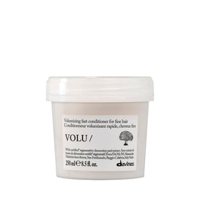 Davines VOLU/Conditioner bottle front view for lightweight volume boost.
