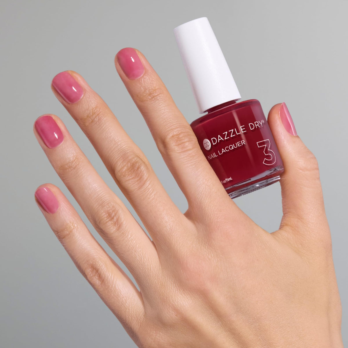 Dazzle Dry Ring Toss buildable jelly captures light with versatile coverage.