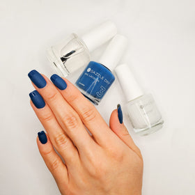 Dazzle Dry Step 4 brush stroke demonstrates smooth matte application