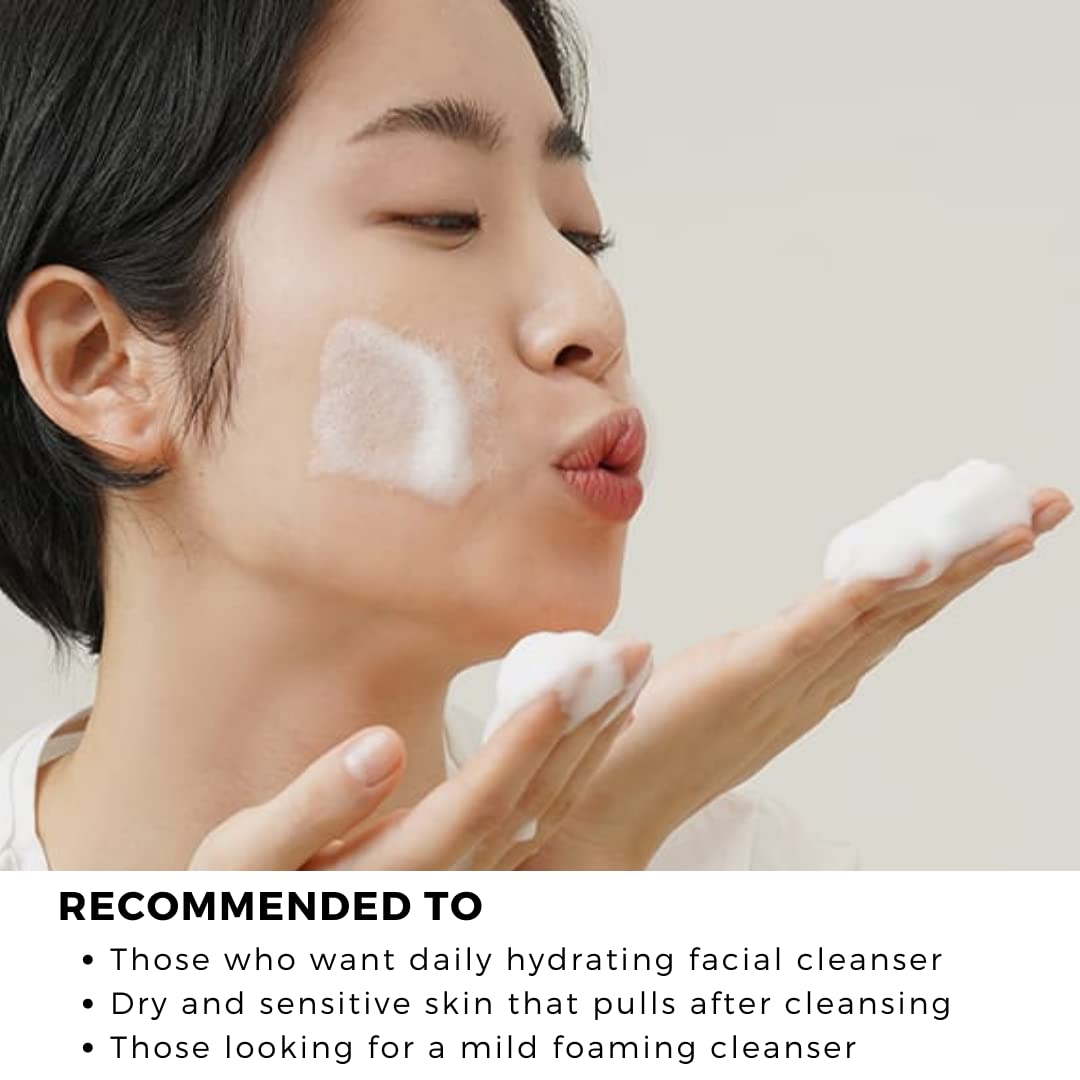 Hyaluronic acid and ceramide 3 in DearKlairs cleanser for hydration support