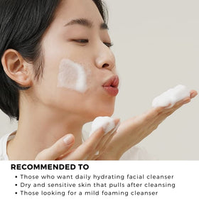 Hyaluronic acid and ceramide 3 in DearKlairs cleanser for hydration support