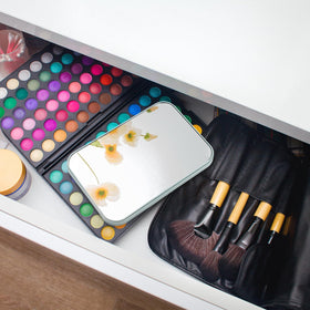DEAYOU color-variety set fits desks, vanities, and travel bags.