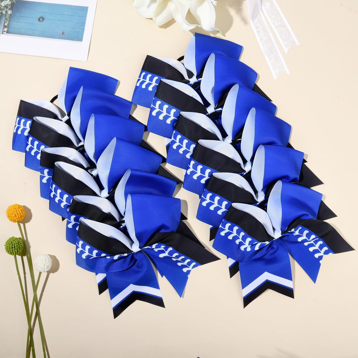 DEEKA hair elastic-bow combo keeps bows neatly in place during routines.