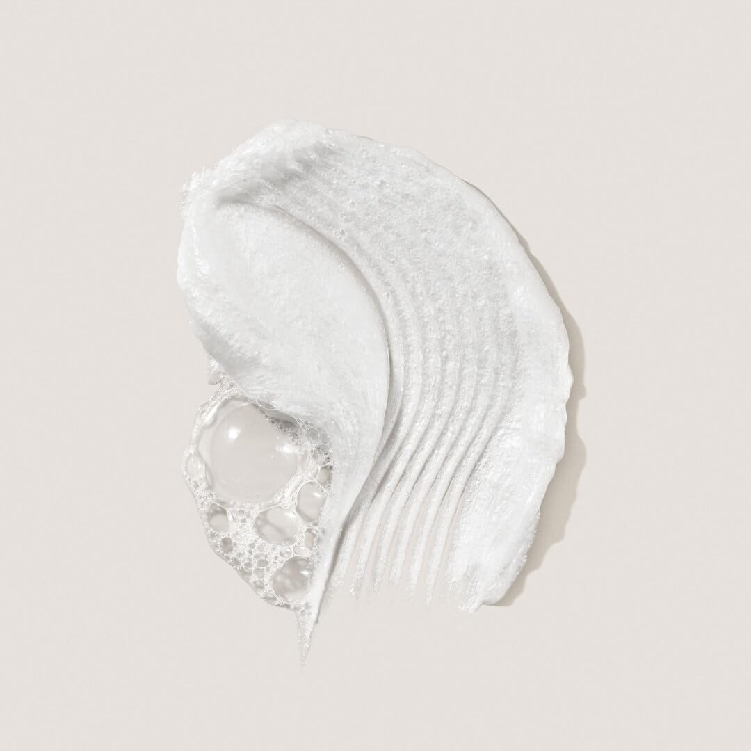 Luxurious microfoam gently cleanses without drying the skin