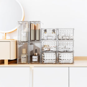 Delamu durable stackable drawers maximize space and reduce tipping risk.