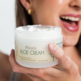 Deluvia Miracle Aloe Cream pump action for easy application.