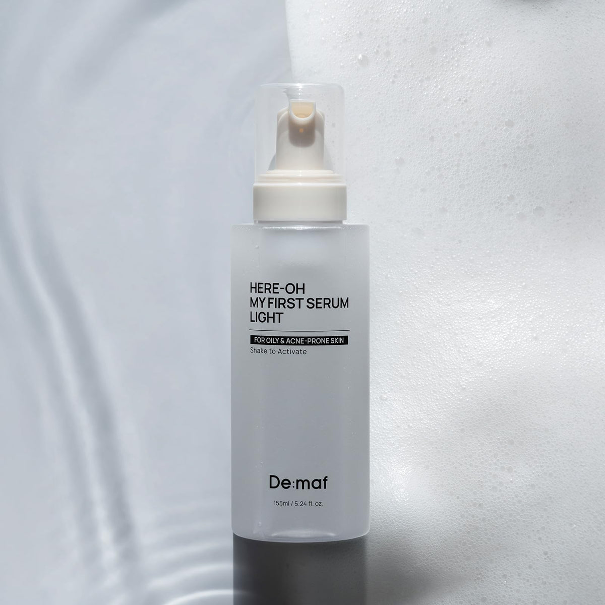 Demaf Here-Oh My First Serum Light dispenser pour shows non-greasy application
