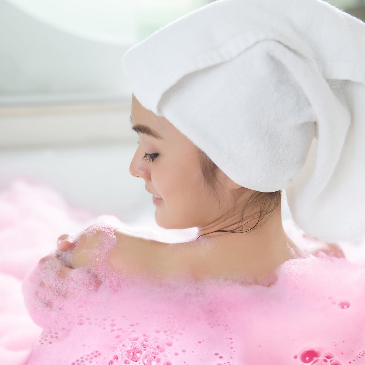Demissle mini pink bath bombs set safe for skin and daily use.