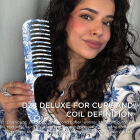 Premium Blue Belle packaging showcasing gifting-ready Denman D28 detangler.