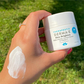 Derma E ingredients panel spotlights licorice and alpha-arbutin benefits.