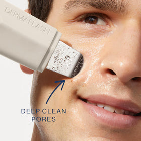 DERMAFLASH DERMAPORE+ protective cap shown for safe, hygienic storage.