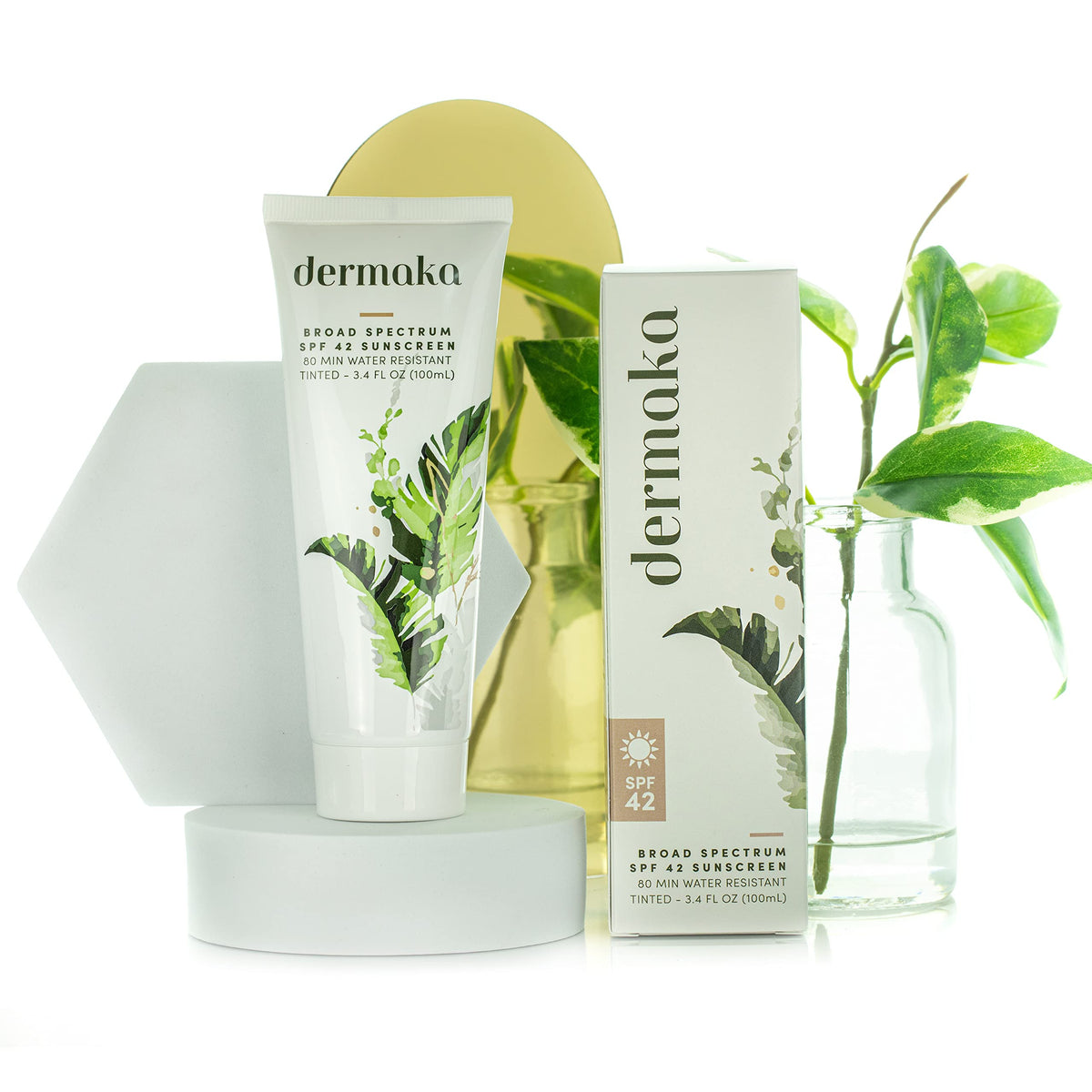Dermaka sunscreen texture close-up highlighting creamy, non-greasy finish.