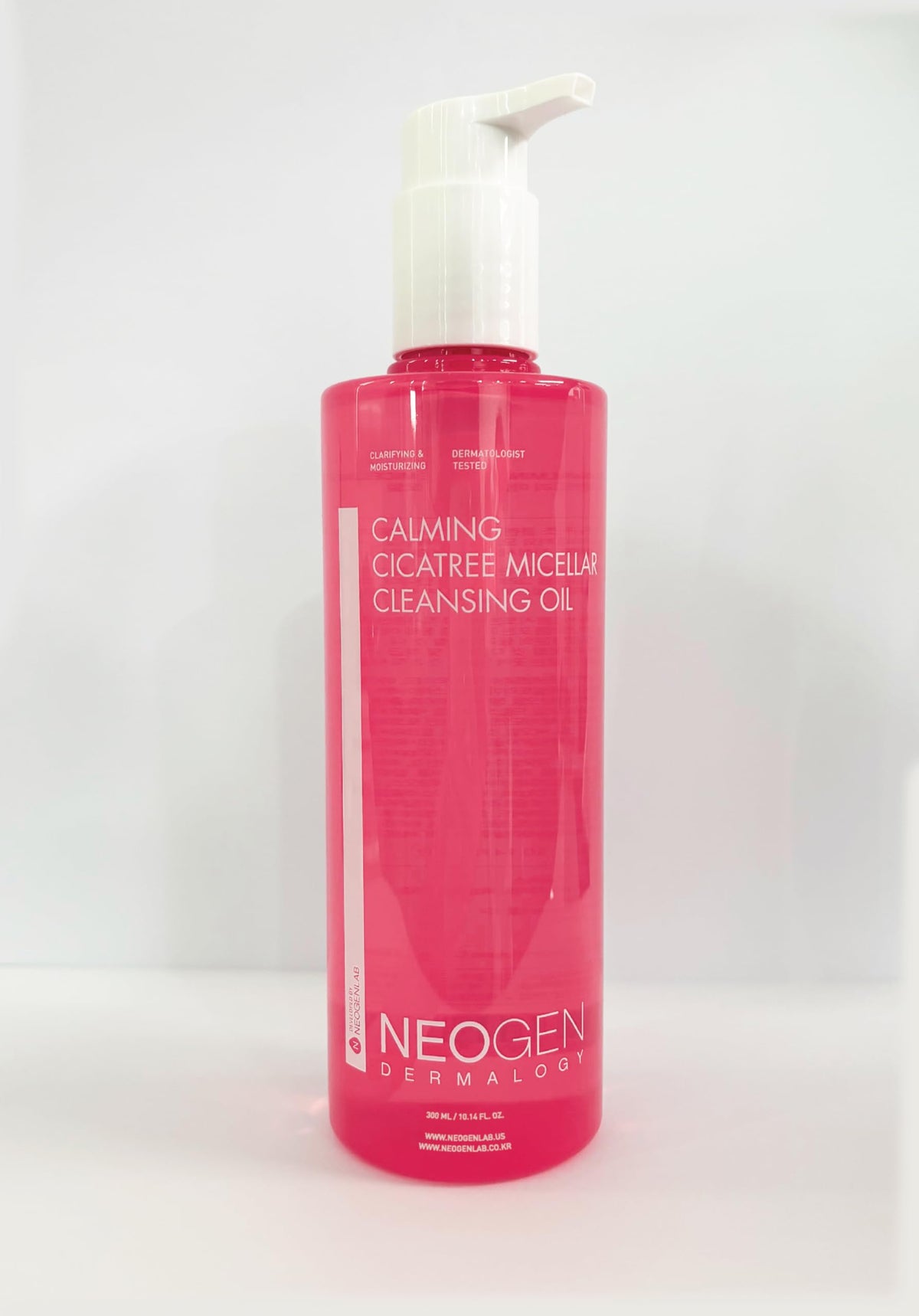DERMALOGY by NEOGENLAB Calming Cleansing Oil on skin—hydration-friendly cleansing.