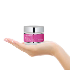 Dermedicine hyaluronic acid delivers ultimate facial hydration and plumpness.