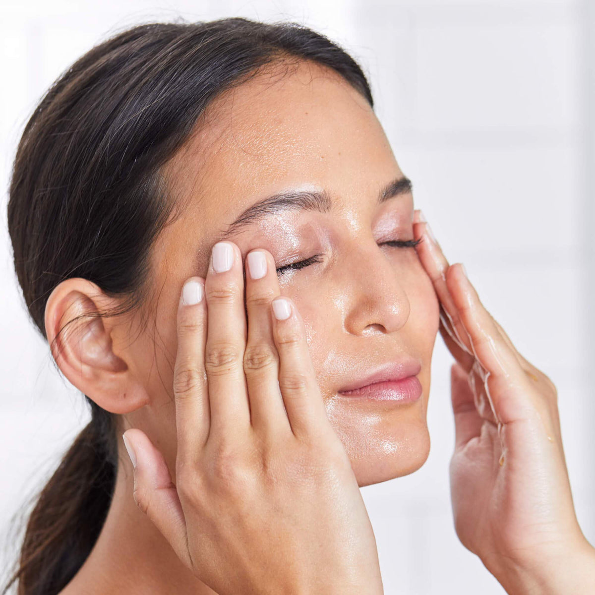 DHC Deep Cleansing Oil water-rinse image reveals residue-free finish