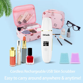 DiCandle Skin Scrubber portable design slips easily into your skincare kit.